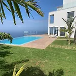 Villa Crystal Ocean *