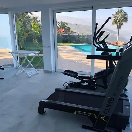 Crystal Ocean Vila *